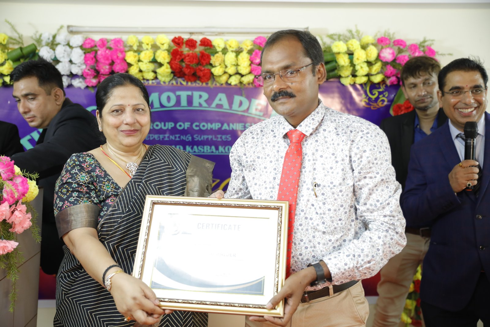 The Iron Pillar Award, awarded to Mr. Montu Haldar by our Chairperson.