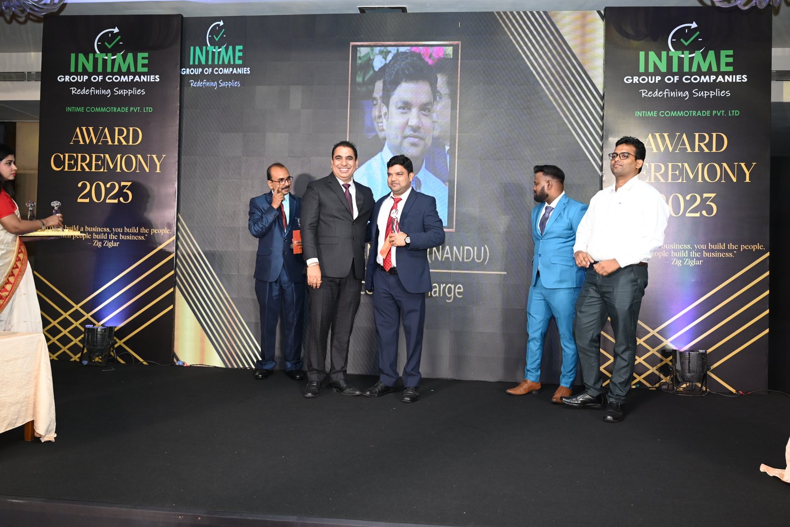 THE LEADERSHIP AWARD TO MR. ANANDI DAS