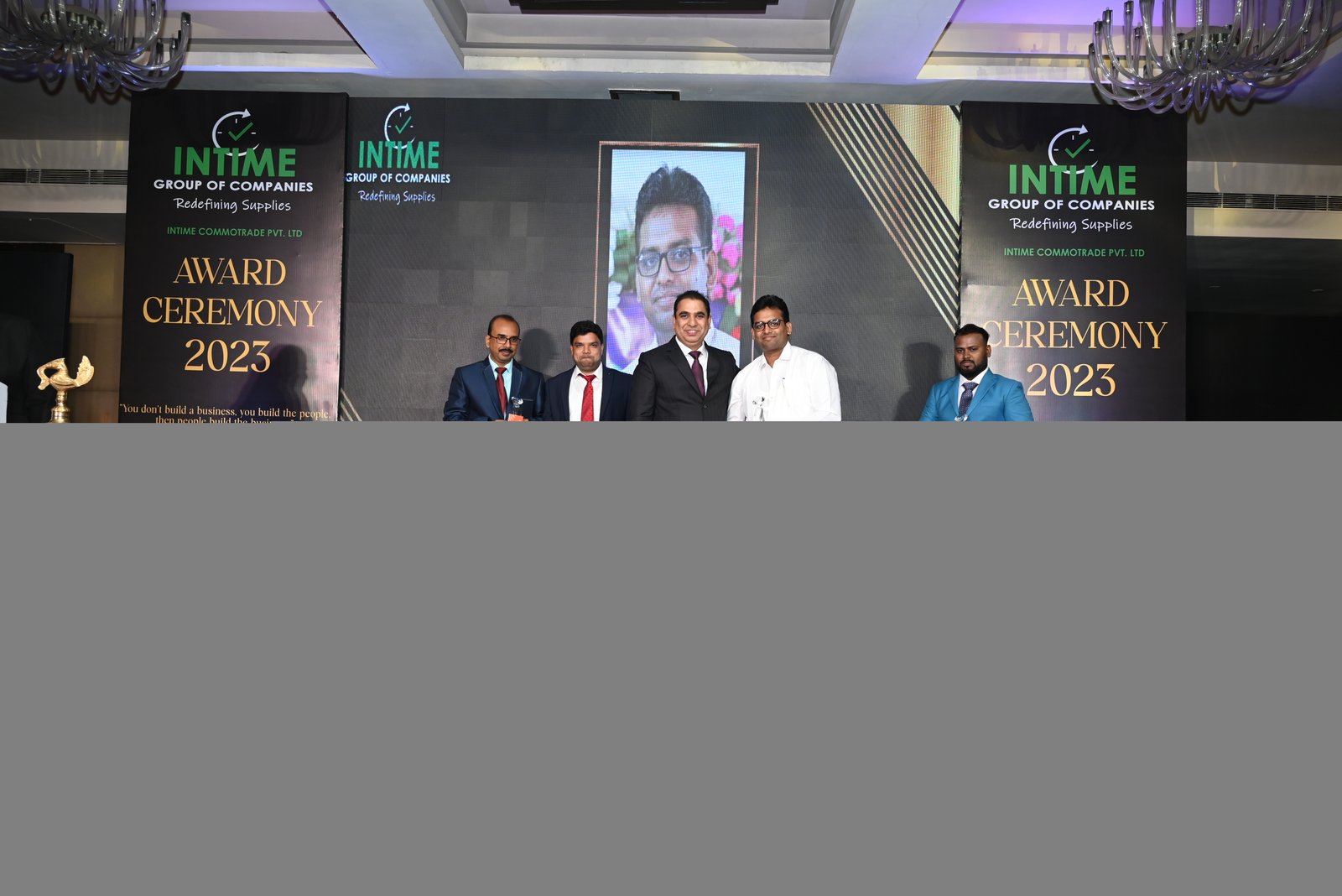 THE LEADERSHIP AWARD TO MR. PARTHA ROY